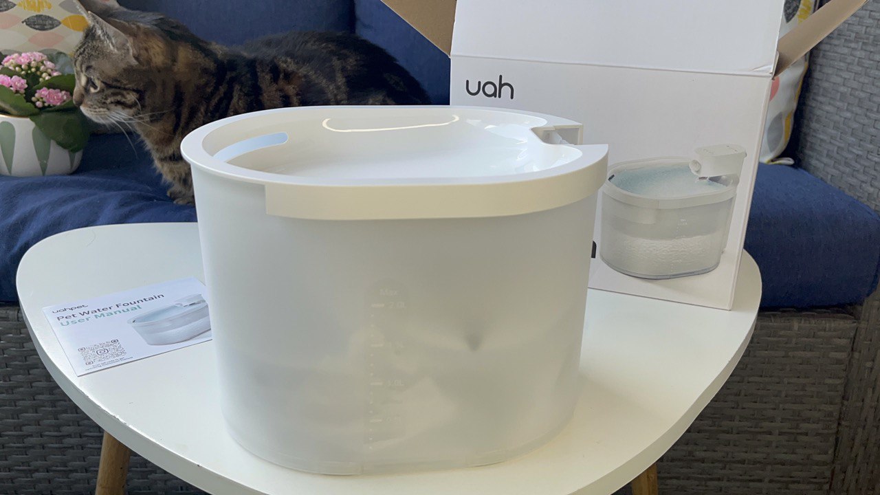 Materials of Uahpet Cat Water Fountain